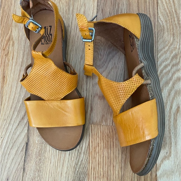 NWT Miz Mooz Mari sandal in beautiful Ochre, size 38 - Picture 6 of 6